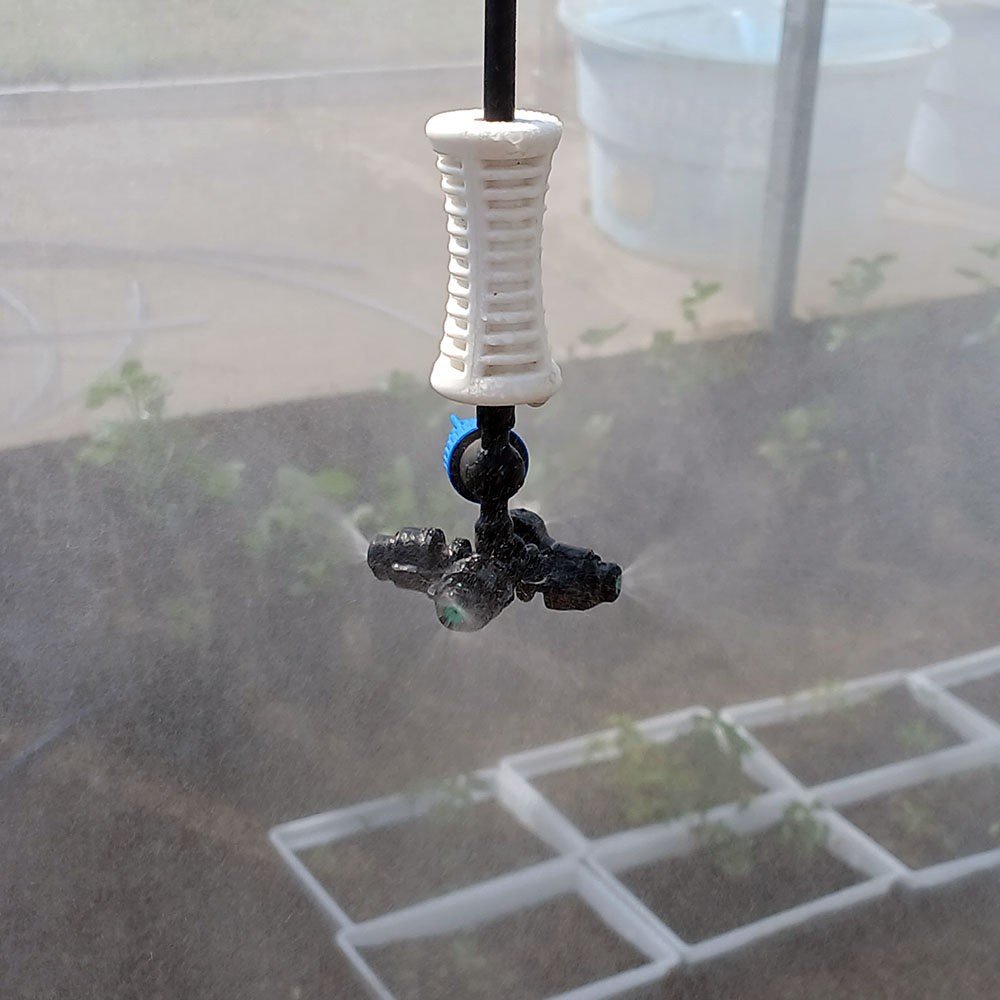 💧 Irrigação x Nebulização: qual a diferença?
🌱 Irrigação: leva água direto ao solo ou às raízes, ideal para nutrir e hidratar a planta.
💨 Nebulização: espalha microgotas no ar, controlando temperatura e umidade, essencial para estufas e mudas delicadas.

💡 Na prática: a nebulização reduz o estresse térmico e favorece o crescimento saudável, além de ajudar no manejo de ervas daninhas e pragas em ambientes controlados.
.
Produto em estoque 🛒
.
Faça um orçamento 🚜💧🌱
.
#Nebulização #Irrigação #Agronegócio #EstufasAgrícolas #Microaspersores #TecnologiaNoCampo #DicaDoCampo #ProduçãoRural #SustentabilidadeNoCampo #IrrigacaoAraguaia #SistemadeIrrigacao #Agricultura #Cultivo #Plantio #Lavoura #RioGrandedoSul